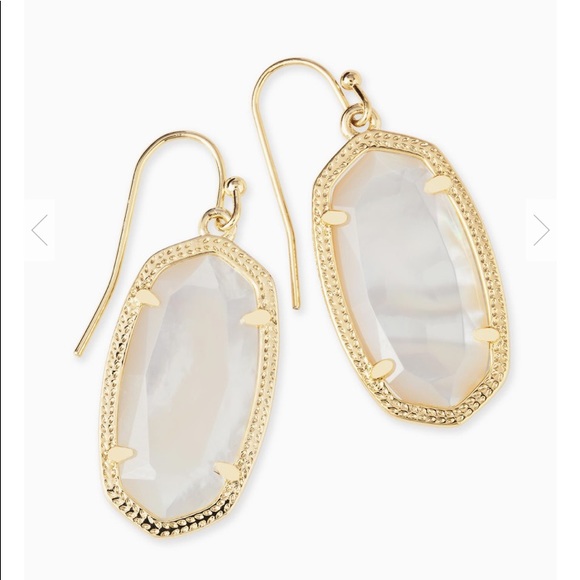 💢LAST PAIR💢KENDRA Gold Dani Pearl Drop Earrings - Picture 5 of 8